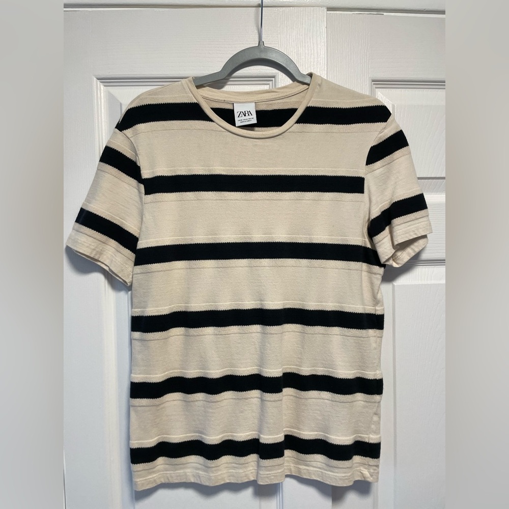 Zara T-Shirt